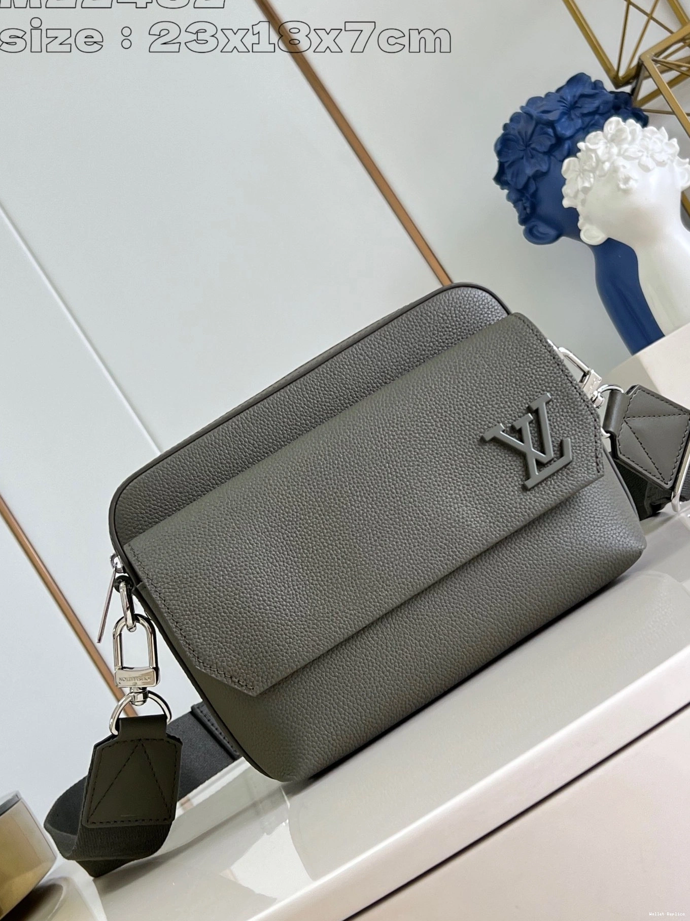 VUITTON LOUIS Messenger-23.5*18*7CM Fastline 0715